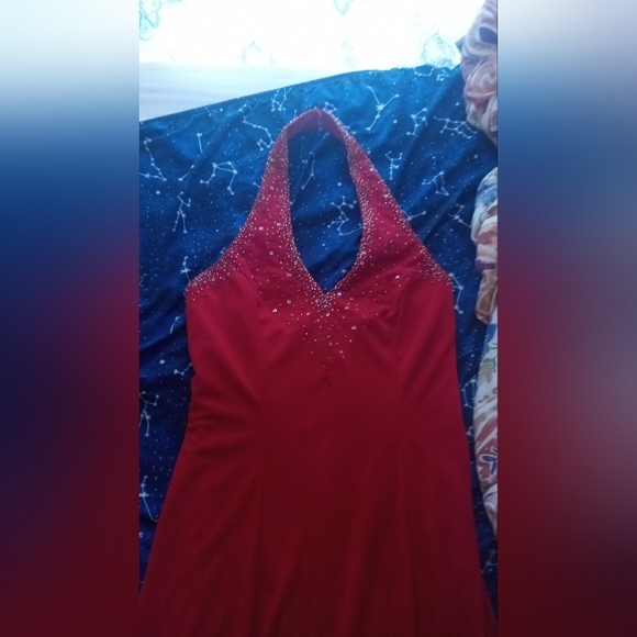 Dresses - Picture 5 of 7